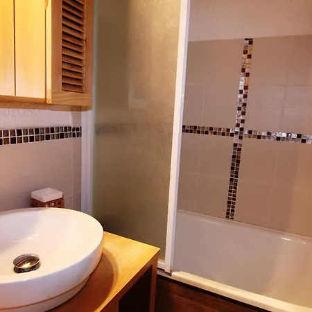 Apartment 4 Pieces Avec Balcon, Proche Commerces Et Remontees, Alpe D'huez, 6 Pers, Animaux Acceptes - Fr-1-405-133 Alpe d'Huez
